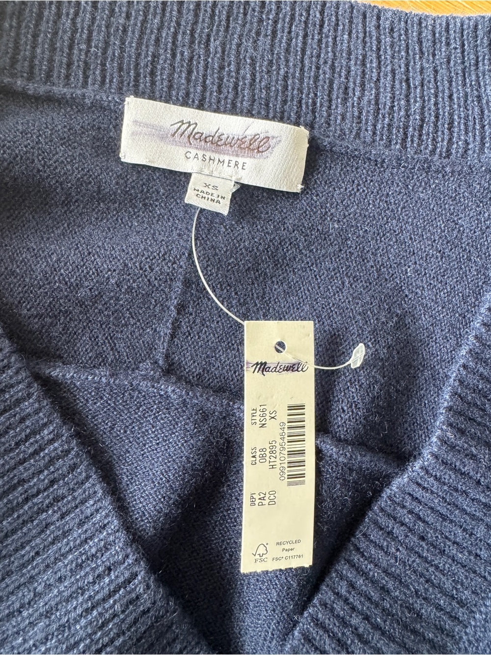 NWT! MADEWELL Women’s Cashmere V-Neck Sweater in Dark Cosmos Navy Size XS - Picture 8 of 12